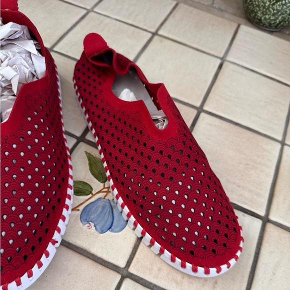 Ilse Jacobsen Tulip Red Slip-On Women's Shoes - Picture 4 of 7